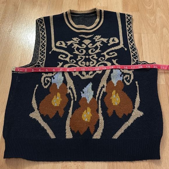 NWOT Vintage Style Nordic Print Knit Sweater Vest - Picture 4 of 4